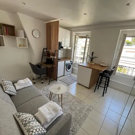 Superb With Eiffel Tower View *