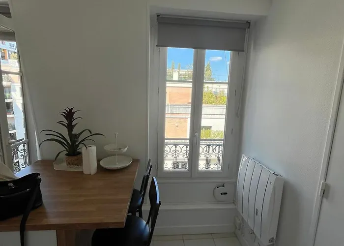 Superb With Eiffel Tower View *