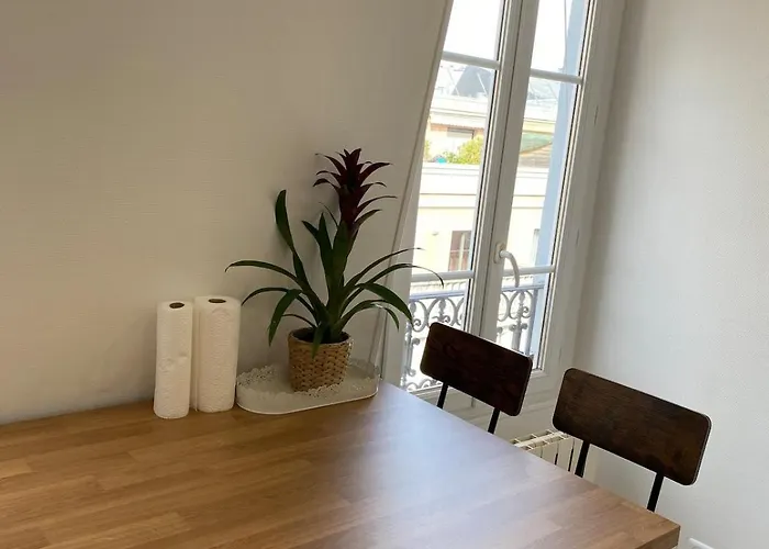 Superb With Eiffel Tower View * Párizs